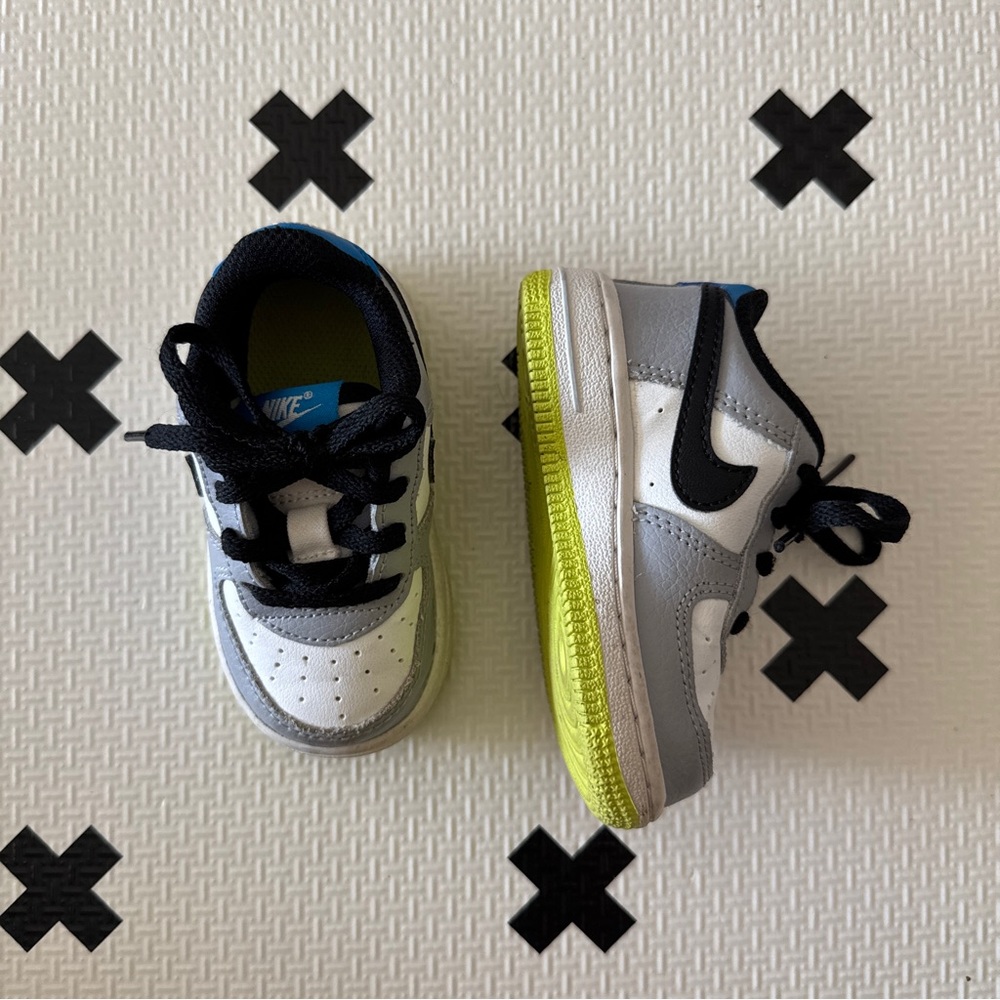Nike force 1 (TD) White Gray black Sneakers with Neon green sole size 5c